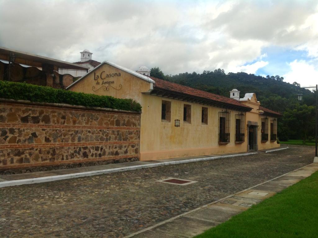 Hotel La Casona De Антигуа-Гватемала Экстерьер фото