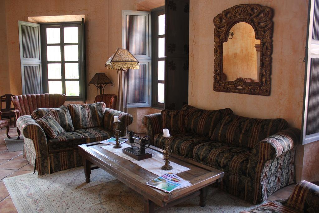 Hotel La Casona De Антигуа-Гватемала Экстерьер фото