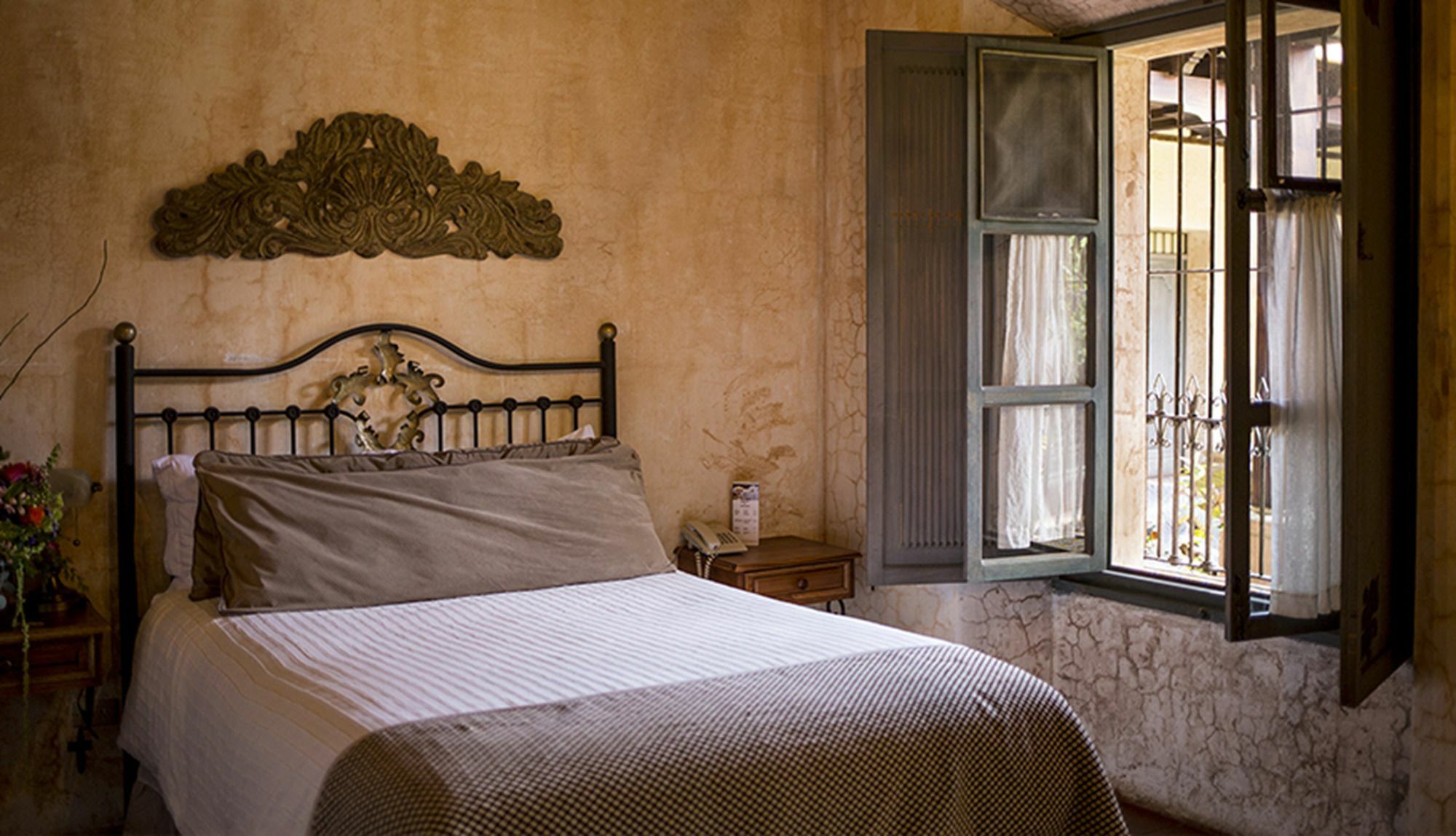 Hotel La Casona De Антигуа-Гватемала Экстерьер фото